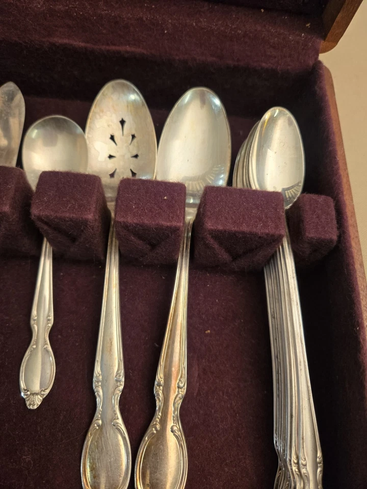 88 Piezas ESPEJO PRECIOSO Cubiertos Plateados SERVICIO PARA CAJA 12 Wm Rogers 1954 Foto 3 de 4
