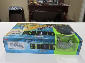 Aliens - Micro Machines - Transforming Action Set - 1997 - New In Box - SEALED