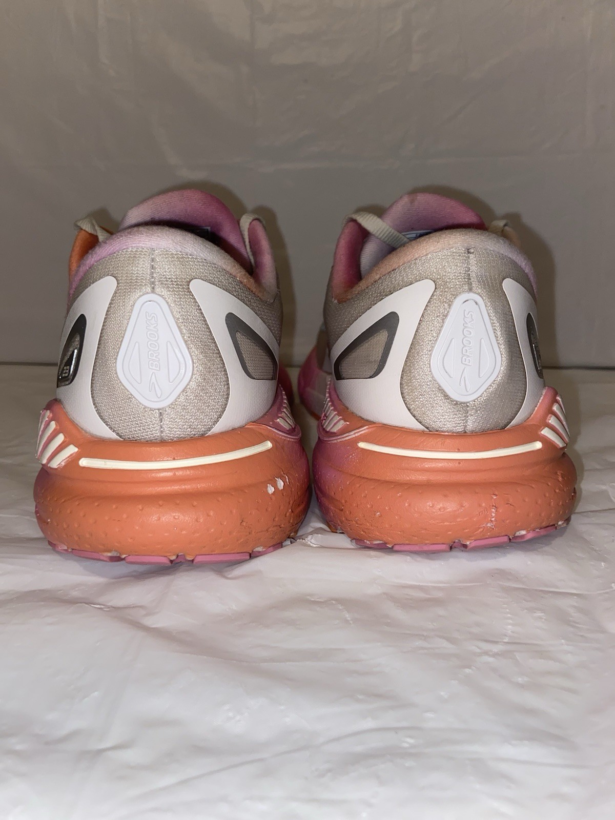 Size 8.5- Brooks Adrenaline GTS 23 White Sand Fuchsia W thumbnail 5