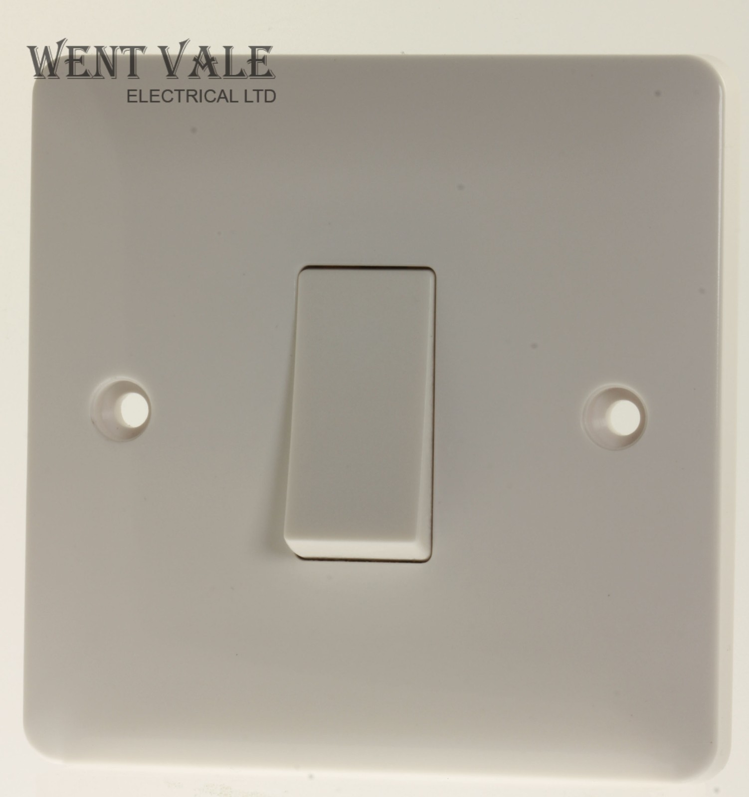 MK Base - MB4866WHI - 10a 1 Gang Intermediate Plate Switch with Small Rocker