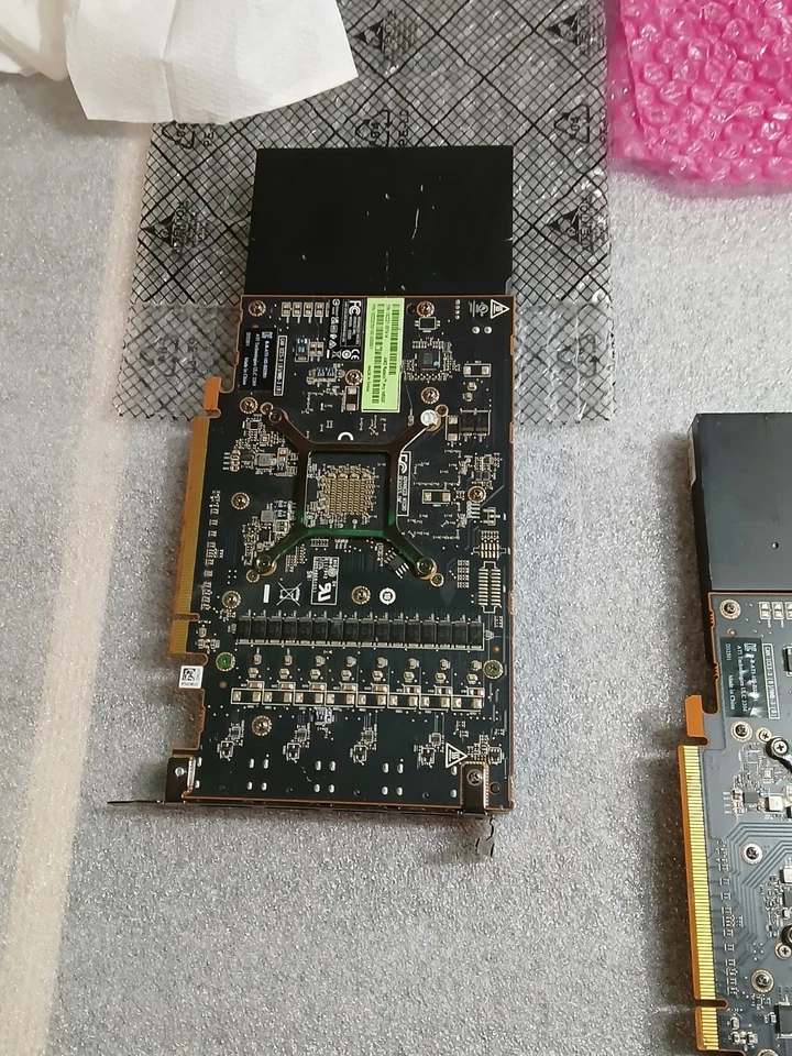 TARJETA GRÁFICA AMD Radeon PRO W5500 *****VENDEDOR DE EE. UU.**** Foto 3 de 4