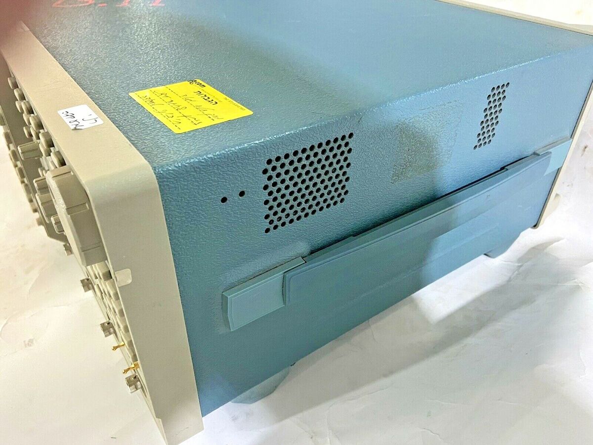Tektronix TDS754D 500MHz 2GS/s Digital Phosphor Oscilloscope Tektronix TDS754D 500MHz 2GS/s Digital Phosphor Oscilloscope