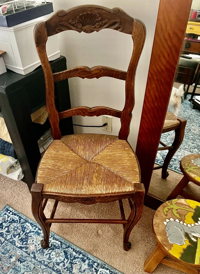 Superb Condition, 18th Century French Provincial Oak Chairs: 16.5"W 39"H 15"D - Image 4 of 4