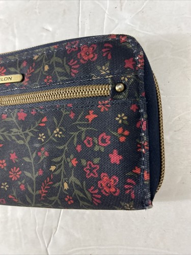 TRAVELON RFID Protect Block Floral Credit Card Zip Wallet Wristlet Navy Red - Picture 4 of 15
