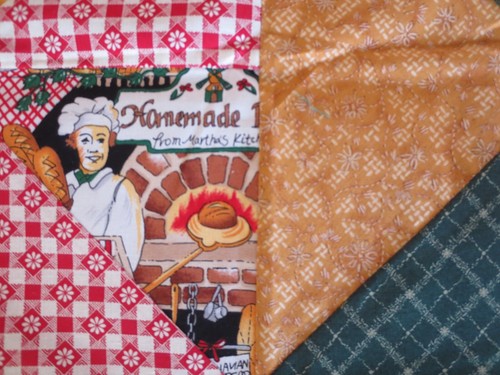 4149. HOMEMADE BREAD PATCHWORK Cotton PILLOW TOP & Solid BACK - 19" x 19" - Picture 4 of 7
