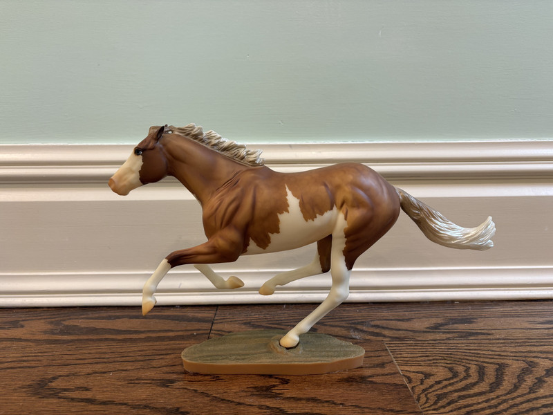 Breyerfest 2018  Dark Horse Surprise Smarty Jones Matte Palomino Pinto