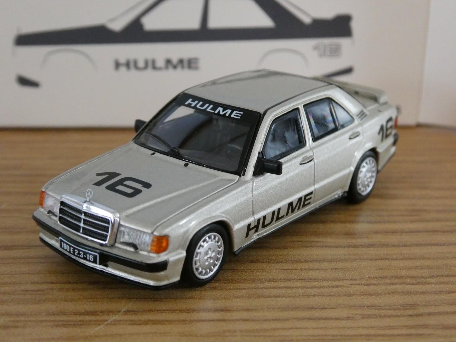 MINI GT TSM MERCEDES BENZ 190E 1984 DENNY HULME RACE CAR MODEL 1039 1:64