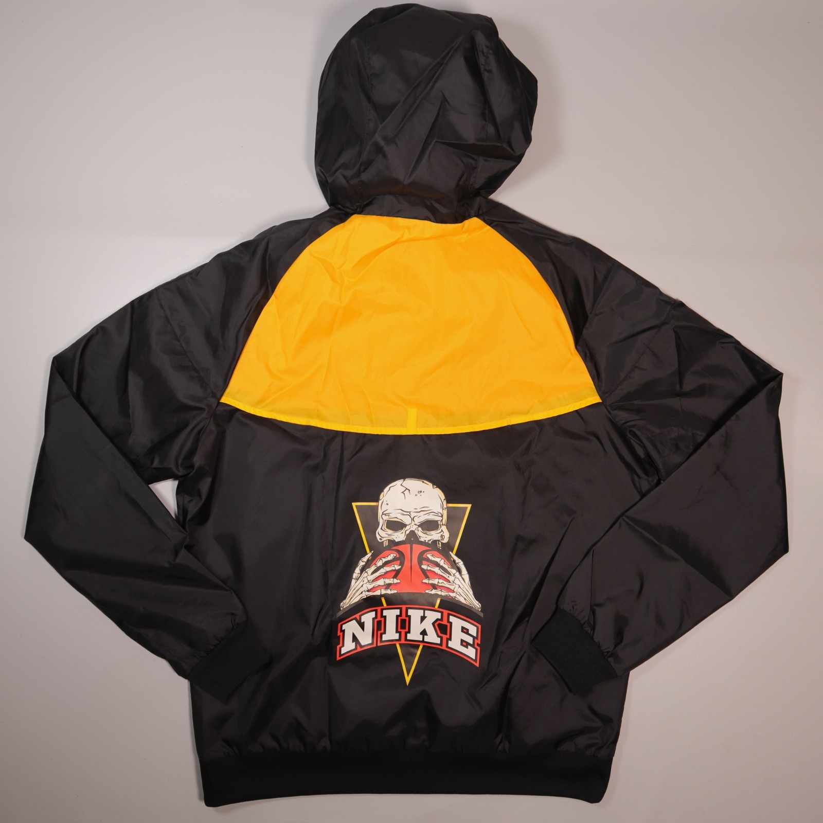 SACAI X NIKE Giacca a vento Nike Basketball Frenzy Skull Zip Track DR9789 uomo media