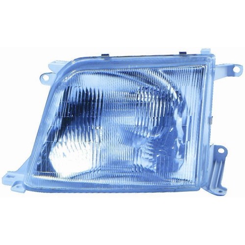 Phare Toyota Land Cruiser 97 DX Depo pour rouler la nuit en sécurité en forêt