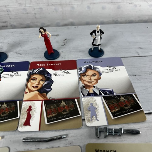 Deluxe Clue Game Replacement Pieces 1992 Figure Pawns Cards Scorecards Envelope - Picture 6 of 17