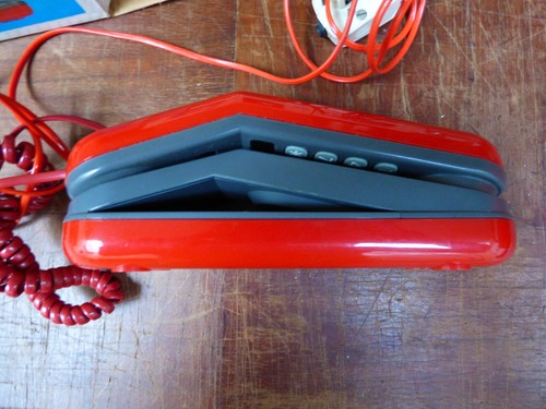 Téléphone design rouge vif italien années 1980 analogique avec boutons - Photo 8/9