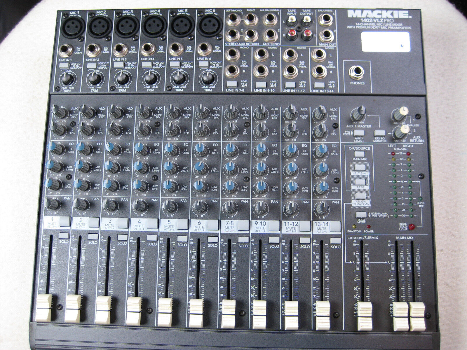 Mackie 1402-VLZ Pro 14-Channel Mic/Line Mixer