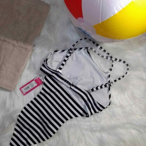 Xhilaration Black and white triangle bikini top XS - Picture 2 of 4