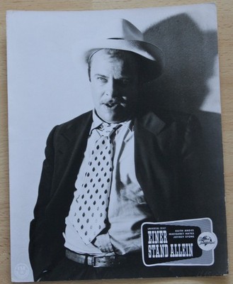 Aushangfoto  Einer stand allein / Damn Citizen 22.  Sam Buffington
