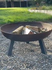Large Open Fire Pit In Weathered Look Metal In Excellent Condition.