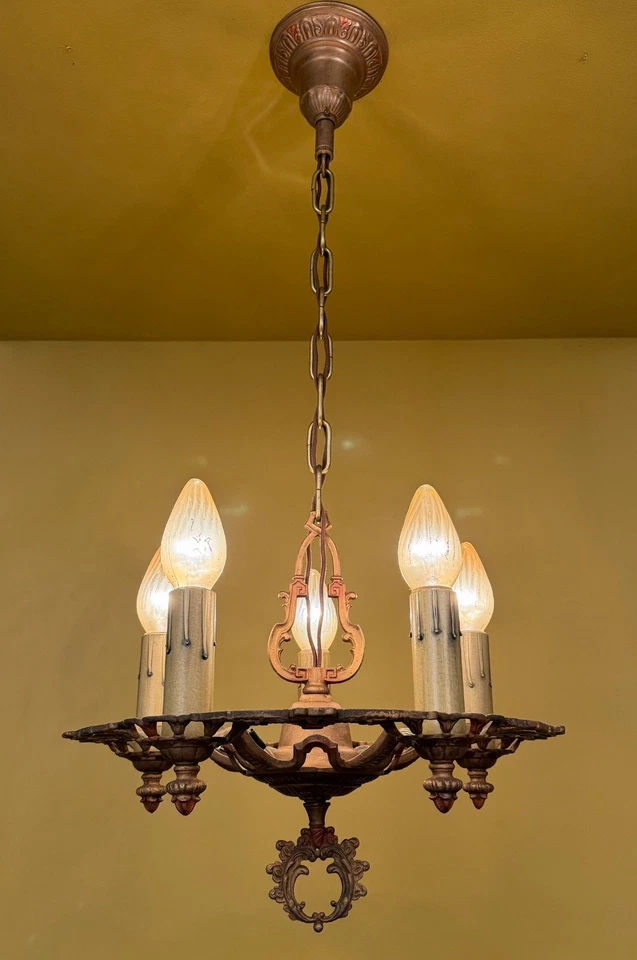 Candelabro vintage Lighting década de 1920 Romance Revival. MAIS DISPONÍVEL! - Imagem 2 de 3