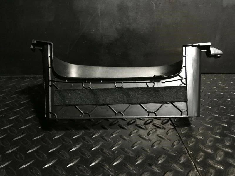 Moldura de visualização de painel velocímetro preta Thru VIN 806130 compatível com 95-99 GOLF 843 - Imagem 2 de 3