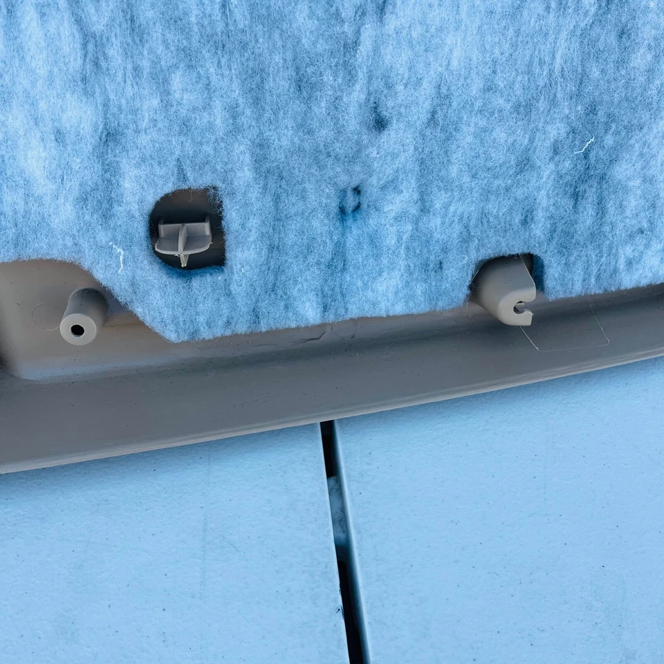 Jeep Grand Cherokee Laredo 2002 maletero trasero puerta levadiza panel de moldura bronceado Foto 3 de 4