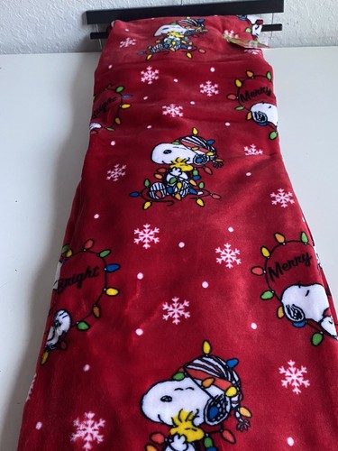 Snoopy Throw Velvet Soft Holiday Blanket Peanuts Christmas Lights 60 x 70” Red - Picture 2 of 12