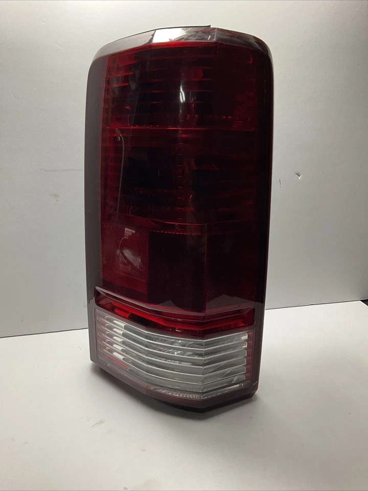 Dodge Nitro 2007-2011 lado del conductor izquierdo luz trasera exterior LED OEM 55157151AC Foto 3 de 4