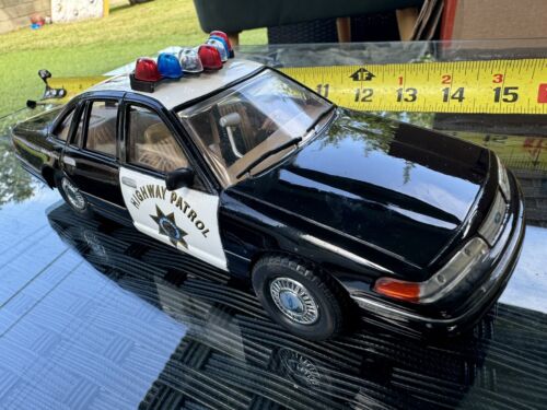 California highway patrol) by HONGWELL police cars 1:43 new FORD - Picture 2 of 8