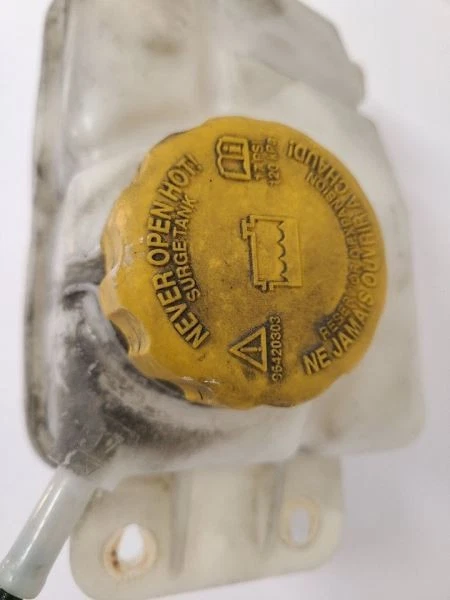 2004-2008 CHEVROLET AVEO Coolant Reservoir 96817343 04-08        - Imagem 4 de 4