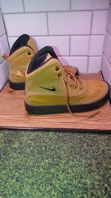 Nike ACG Woodside 2 High Boots- sz.  5.5Y