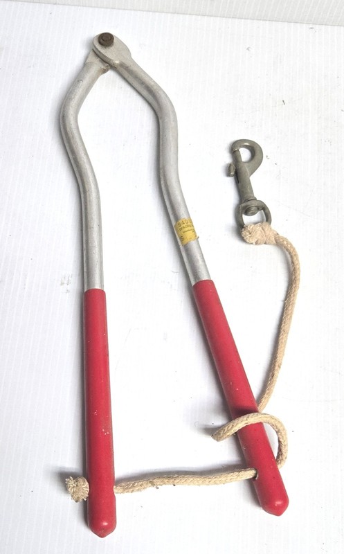TOUGH 1 HUMANE 1 MAN HORSE TWITCH with COATED HANDLES