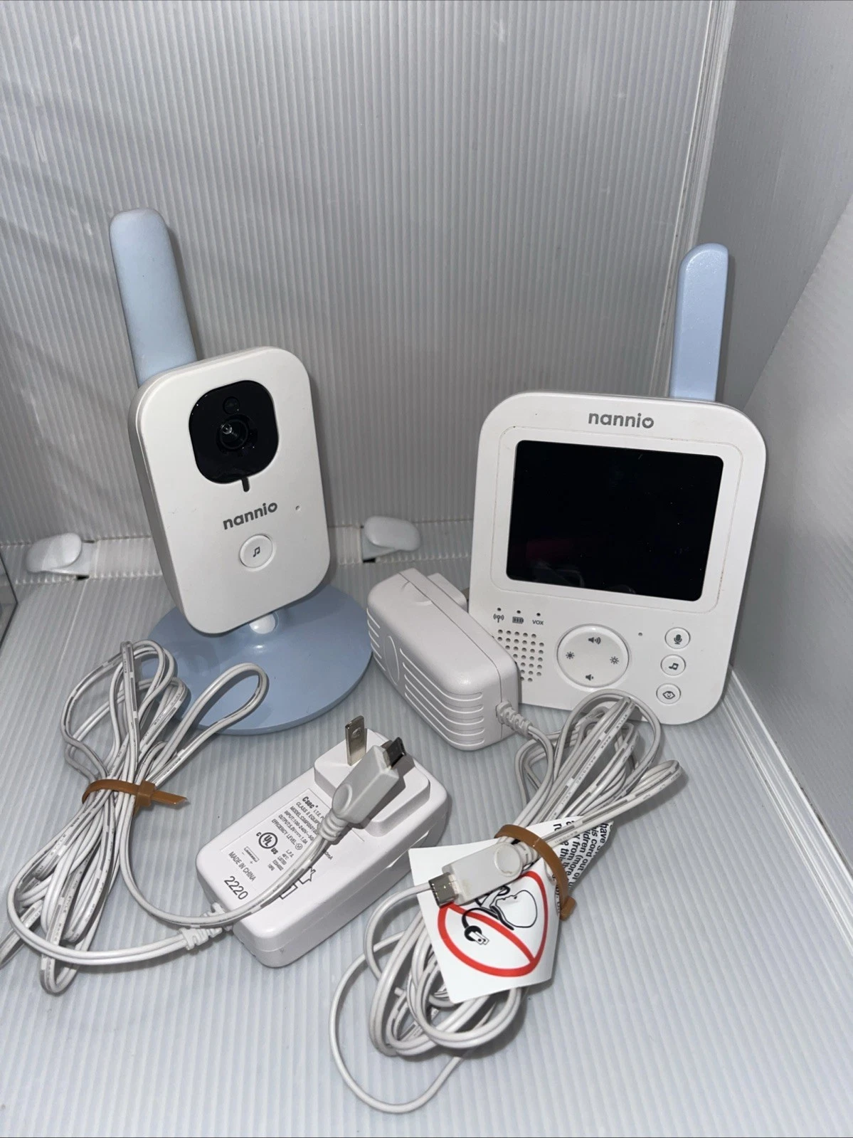 Nannio Baby Monitor Model D-VM2600 Audio Video Baby Monitor 🍀