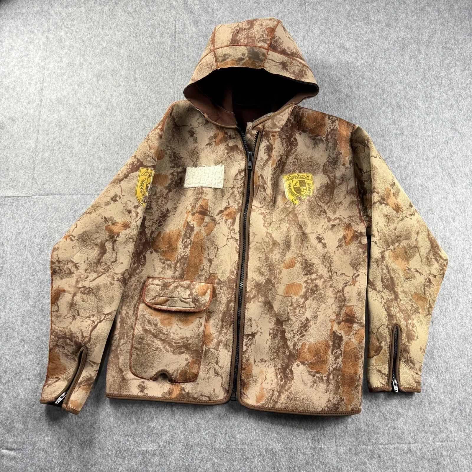 Kobuk Mens Large Neoprene Hunting Fishing Wading Jacket Mossy Oak Defect
Opens in a new window or ta