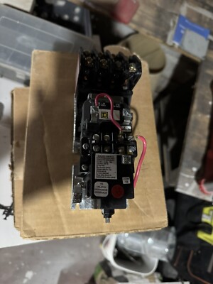 New Open Box! Square D 8903LXO40V02 4 Pole Lighting Contactor