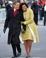 PRESIDENT & MICHELLE OBAMA CANDID PHOTO (157-E)