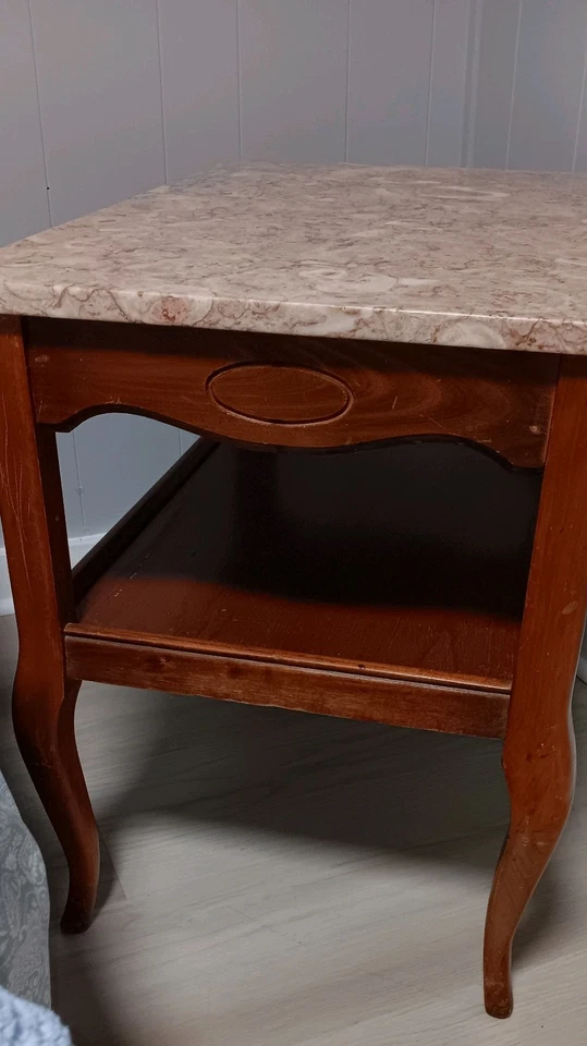 Mesa de mármore rosa francês - Imagem 2 de 4