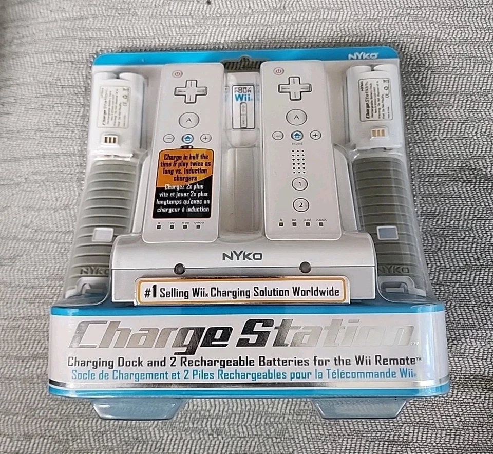 Nyko Charge Station Dock White Nintendo Wii Remote New Sealed! - Image 2 of 4