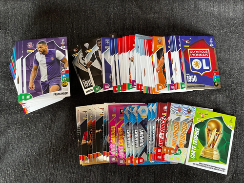 LOT DE 100 cartes pokemon neuves françaises sans doubles dont rares et