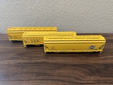 3 Athearn HO Scale Chicago  North Western Covered Hoppers w/Different Numbers