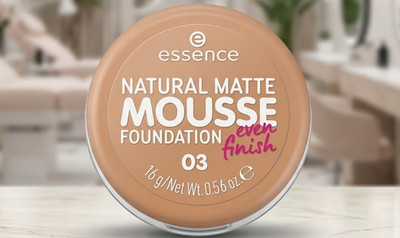 Essence Natural Matte Mousse Foundation 03  Matt Honey 16 g Vegan  Neu