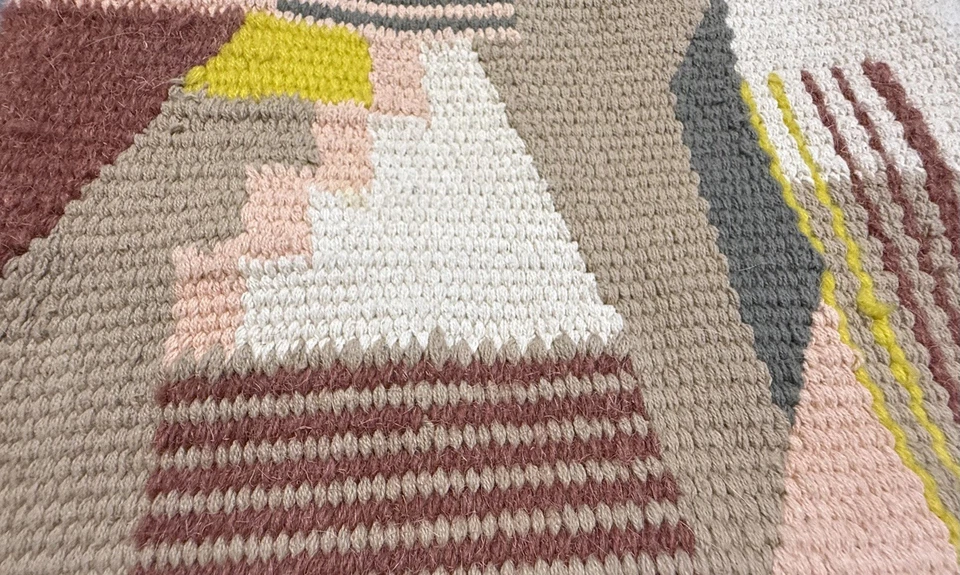 Bolso sin asas de tapiz WILFRED diseño geométrico multicolor borlas cierre de cremallera Foto 2 de 4