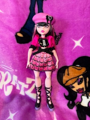 Monster High Innovation Series 1 Skulltimate Secrets Draculaura