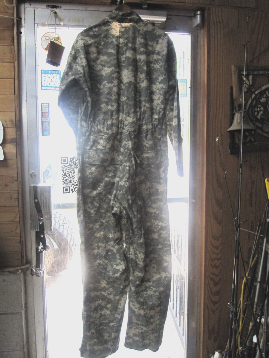 COVERALLS, MECHANICS (ACU DIGITAL PATTERN, SIZE: M NSN: 8415-01