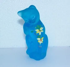 Fenton for Lenox Celeste Blue Satin Grooming Cat Licking Paw HP Yellow Flowers