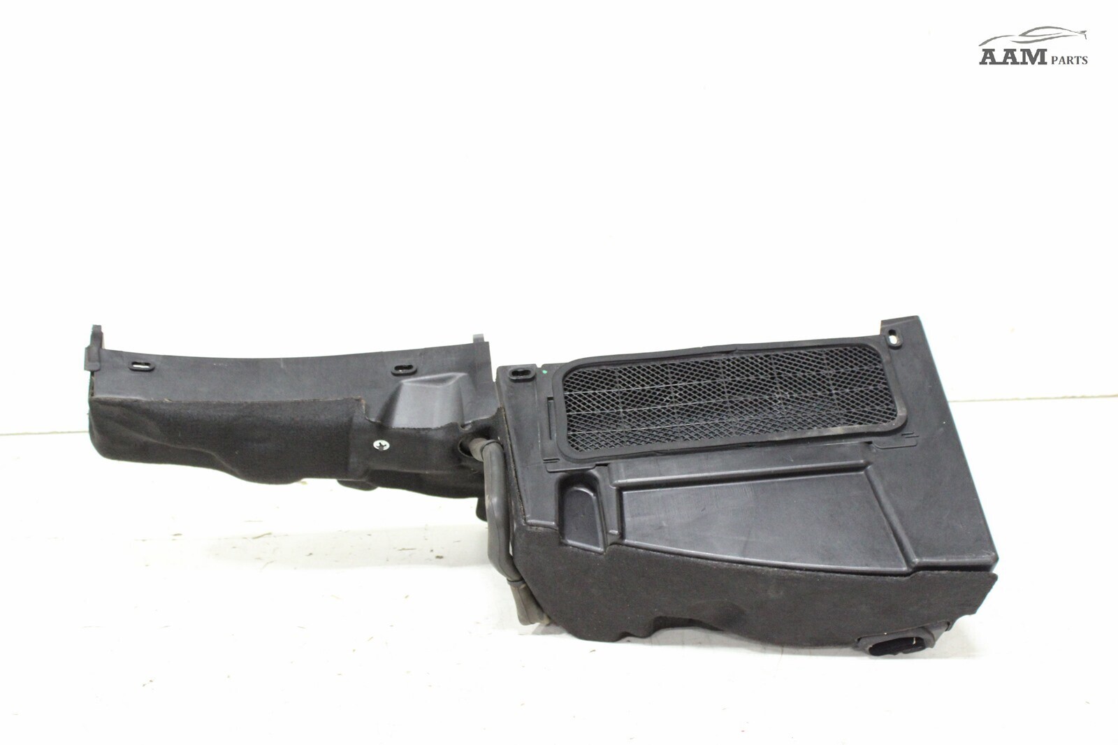 2014-2019 MASERATI GHIBLI RIGHT UNDER COWL PANEL STEP AIR FILTER HOUSING OEM