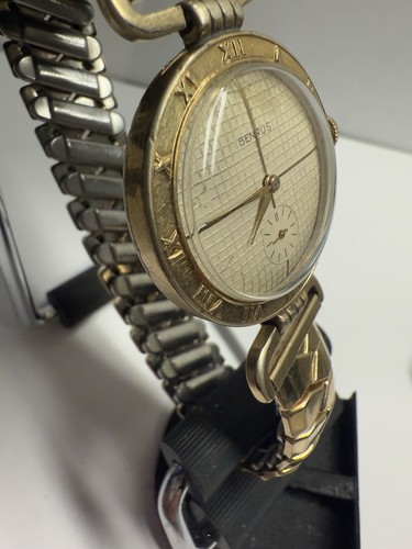 1960’s Benrus Bezel Swivel Lugs Swiss Waffle Dial Manual Watch Runs 31MM - 第 9/20 張圖片