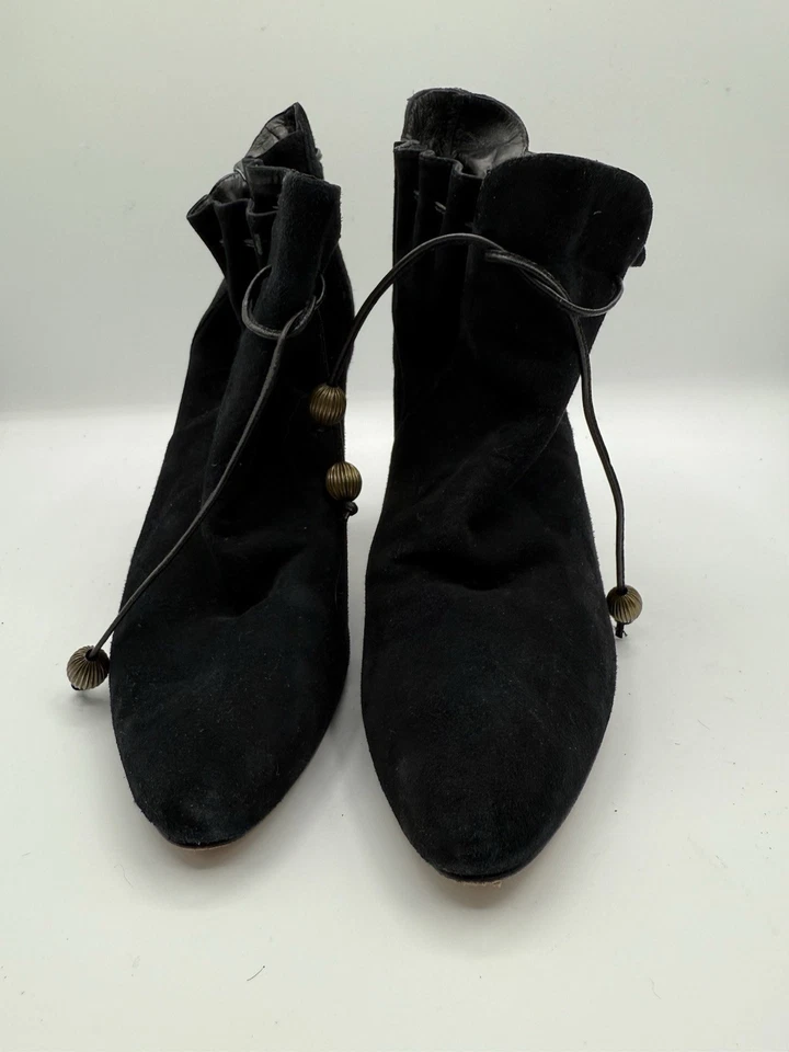 Botines de gamuza negros Lulu Guinness con volantes y corbata con cuentas Foto 2 de 4