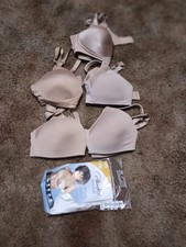 Bra. Lot. 4 WARNERS, 1 PLAYTEX,, 1 ?