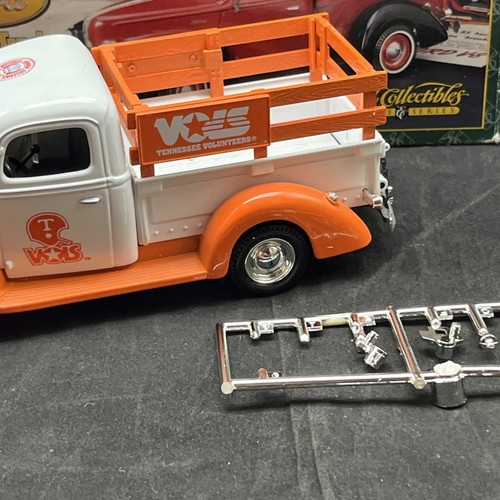 @JO ERTL Die Cast Bank 1940 Ford Pick Up Truck University Of Tennessee - Picture 3 of 8