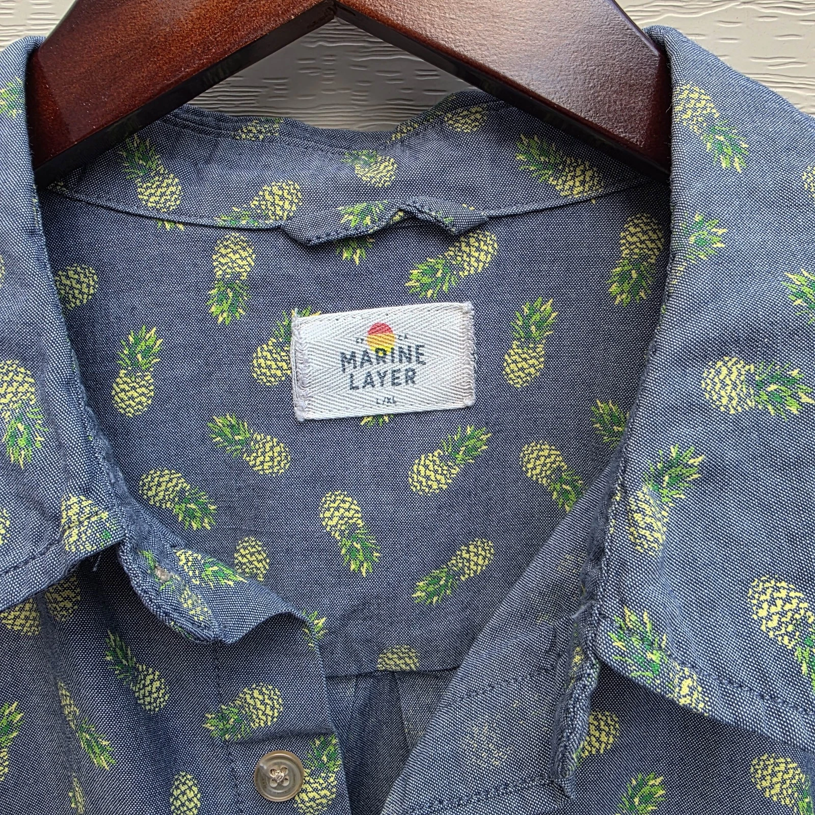 Marine Layer Shirt Mens L Blue Pineapple Print Camp Resort Button Up
Opens in a new window or tab