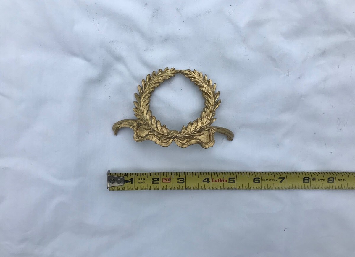Roman Greek laurel wreath crown decoration helmet breastplate