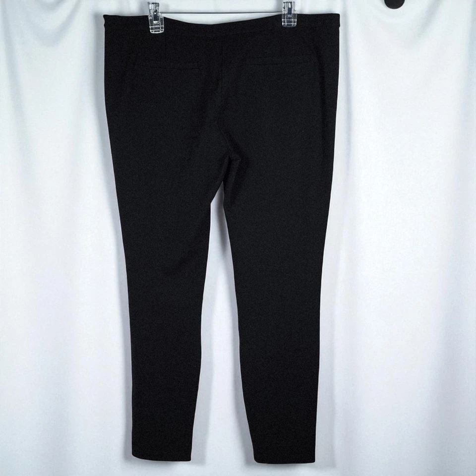 Calça A/X Armani Exchange feminina XL prata estampa de cobra frente preta traseira - Imagem 3 de 4