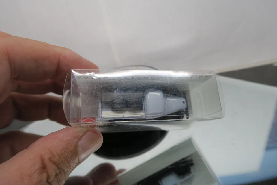 BUSCH AUTOMODELLE 1/87 HO SCALE #44008 FARGO POWER WAGON W/RAIL WHEELS IN GRAY! - Image 3 of 4